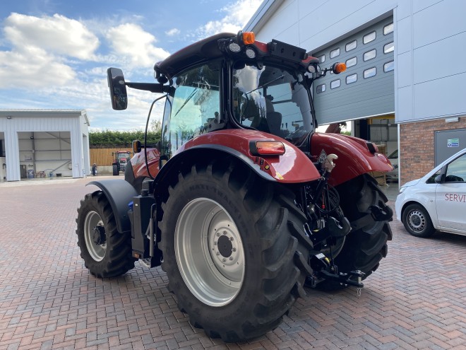 Case IH Maxxum 125 17 x 16 Active drive 4 600 tyres Silver Special 2000 Hours Service included* terms applied