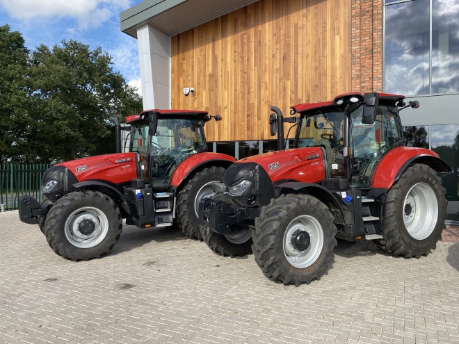 Case IH Maxxum 125 17 x 16 Active drive 4 600 tyres Silver Special 2000 Hours Service included* terms applied