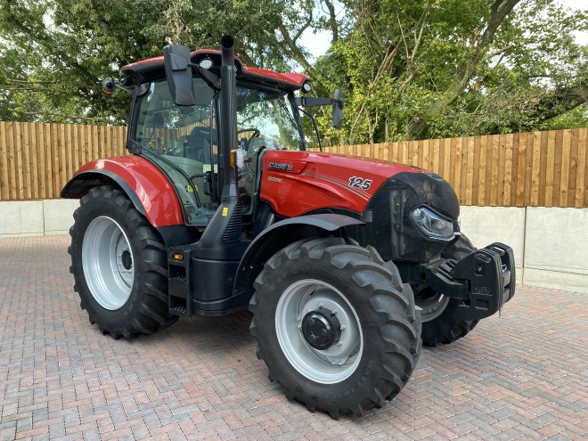 Case IH Maxxum 125 17 x 16 Active drive 4 600 tyres Silver Special 2000 Hours Service included* terms applied