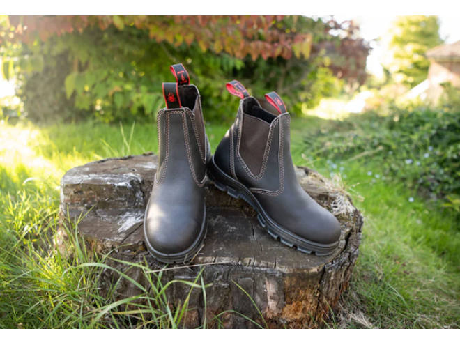 Redback Boots USBOK, Safety Boots, Redback Dealer, UK delivery, Next Day Delivery, Fast Delivery. Australian Boots, Redbacks, click & collect, work boots, Official Redback Boots, farm work wear, low priced boots, safety footwear, farm safetywear, steel toe cap boots,  where to buy Redback boots, Buy Online UK, Case IH, Startin Tractors.