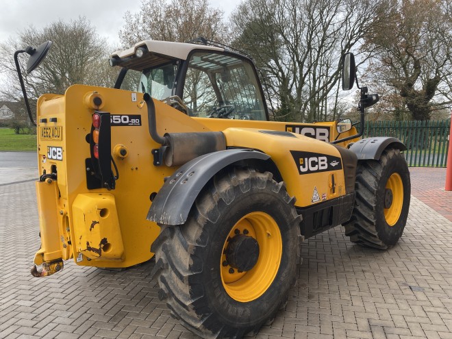 JCB 550-80 Agri Plus C/W Q fit headstock Pallet tines