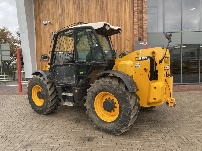 JCB 550-80 Agri Plus C/W Q fit headstock Pallet tines