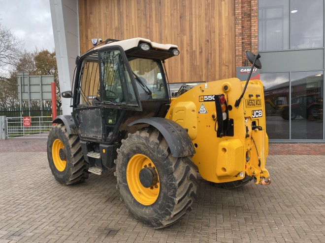 JCB 550-80 Agri Plus C/W Q fit headstock Pallet tines