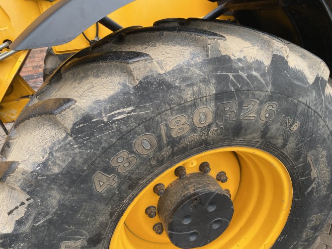 JCB 550-80 Agri Plus C/W Q fit headstock Pallet tines
