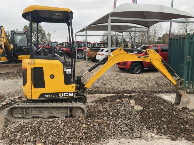 JCB 18-Z1 mini Digger with adjustable track width c/w 3 buckets back fill  blade and pipe work