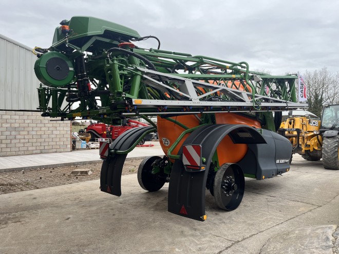Amazone UX 5201 36M Trailed Sprayer Super L 3 boom Hydraulic pump Contour control Swing Stop