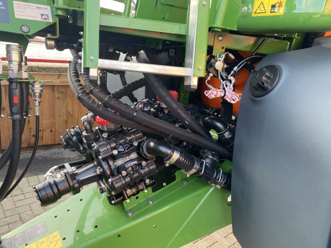 Amazone UX 5201 36M Trailed Sprayer Super L 3 boom Hydraulic pump Contour control Swing Stop