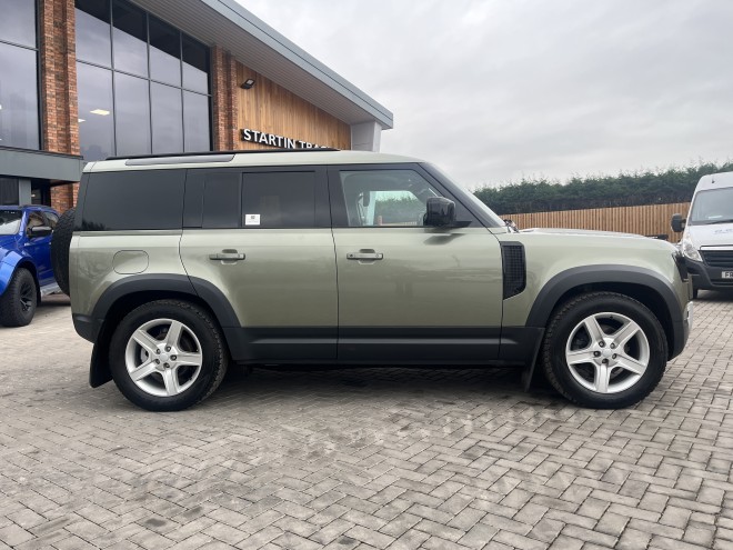LandRover Defender 110 3.0 D250 Hard Top SE Auto Commercial with 3rd jump seat