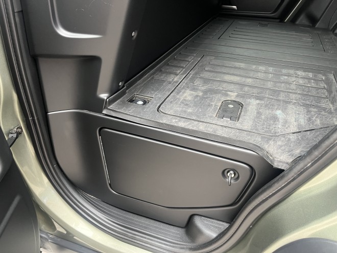 LandRover Defender 110 3.0 D250 Hard Top SE Auto Commercial with 3rd jump seat