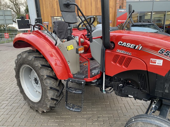 Case IH Farmall 55C 2WD Powershuttle ROPS