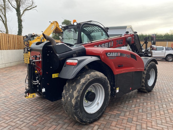 Case IH Farmlift 742 Telescopic Handler with Pin and Cone Carriage