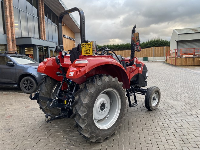 Case IH Farmall 55C 2WD Powershuttle ROPS