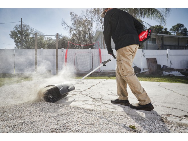 QUIK-LOK™ Bristle Brush Attachment. OEM Par M18 FOPH-BBA, 4932479985. Milwaukee Dealer, Milwaukee Range, Quik-Lok system, M18, Outdoor tools, Outdoor equipment, Buy Now, Low price Milwaukee tools, Buy Online, click & collect, instore, cordless tools, Milwaukee M18 tools, Bristle Brush Attachment. Startin Tractors.