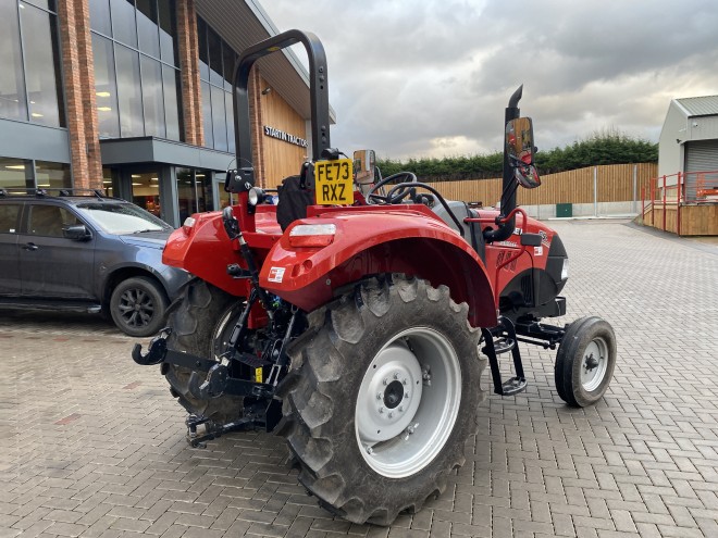 Case IH Farmall 55C 2WD Powershuttle ROPS