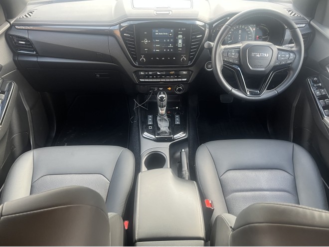 Isuzu D-MAX V-Cross Automatic DEMO