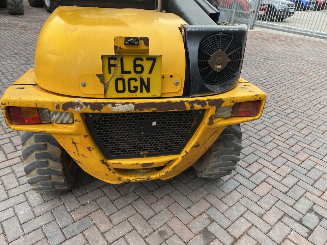 JCB 520-40 Telehandler with pallet tines