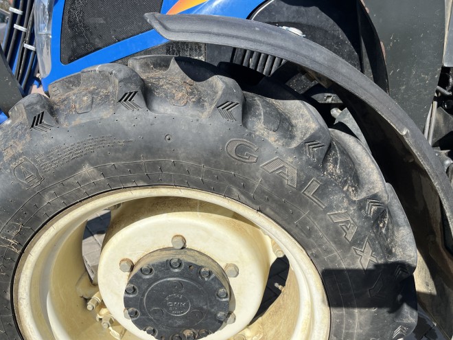 New Holland T4.65 c/w MX U304 loader