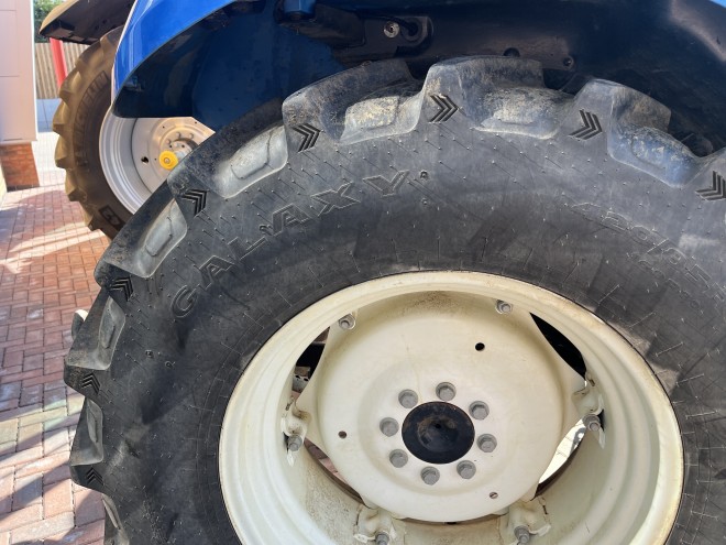 New Holland T4.65 c/w MX U304 loader