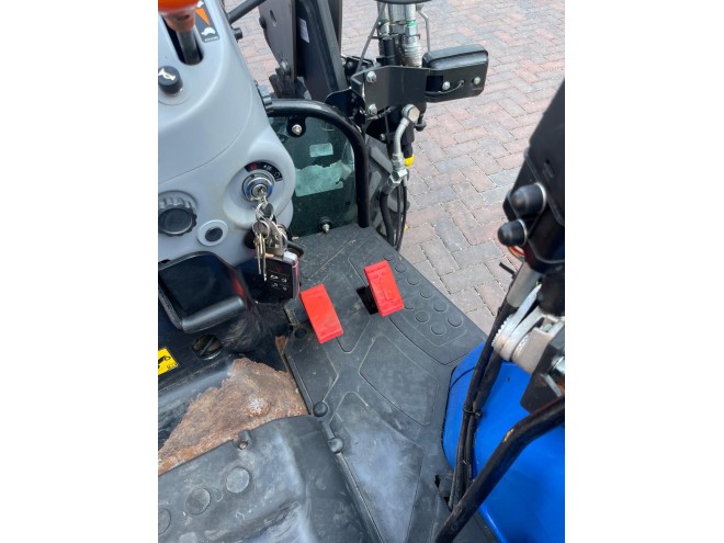 New Holland Boomer 40 4WD C/W MX C4 Loader