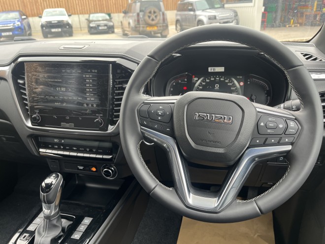 Isuzu D-MAX DL40 Auto Obsidian Grey