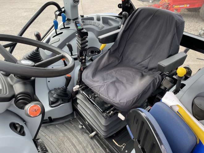 New Holland T4.65 c/w MX U304 loader