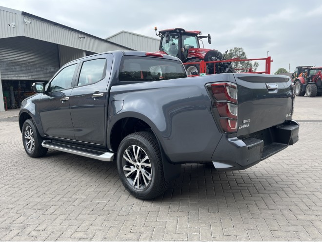Isuzu D-MAX DL40 Auto Obsidian Grey