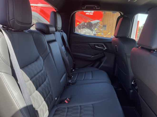 Isuzu D-MAX V-Cross Automatic Sienna Orange