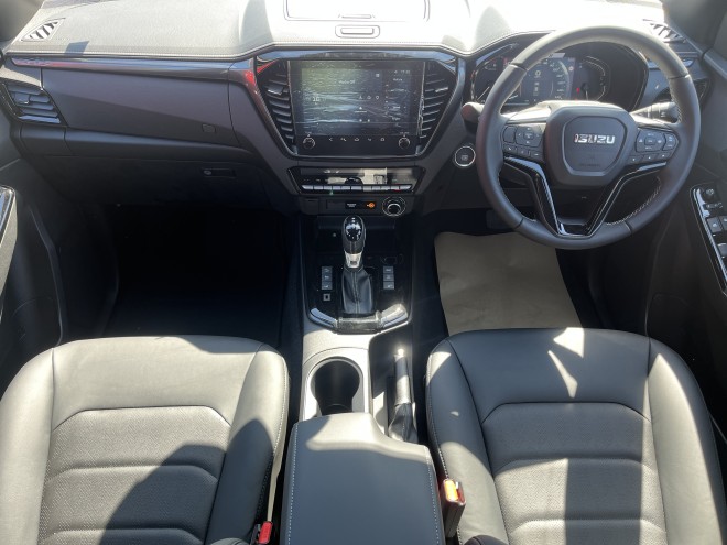 Isuzu D-MAX V-Cross Automatic Sienna Orange