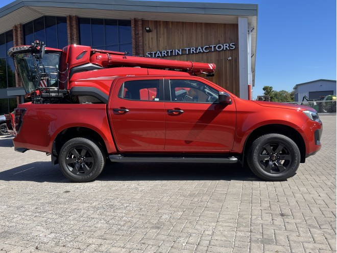 Isuzu D-MAX V-Cross Automatic Sienna Orange