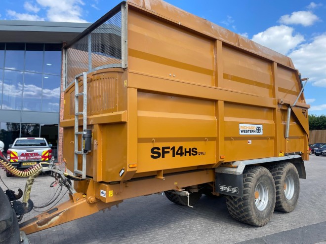 Richard Western SF14 HS Plus with Silage Sides