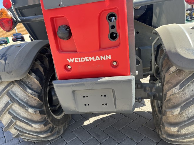 Weidemann 4512 T Euro headstock c/w pallet tines