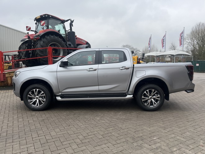 Isuzu D-MAX DL40 Auto Mercury Silver