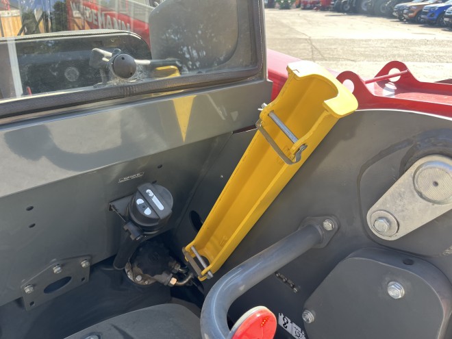 Weidemann 4512 T Euro headstock c/w pallet tines