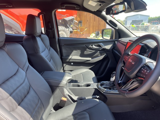 Isuzu D-MAX V-Cross Automatic Sienna Orange