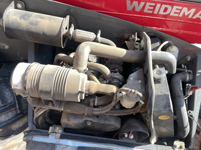 Weidemann 4512 T Euro headstock c/w pallet tines