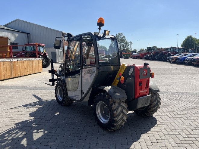 Weidemann 4512 T Euro headstock c/w pallet tines