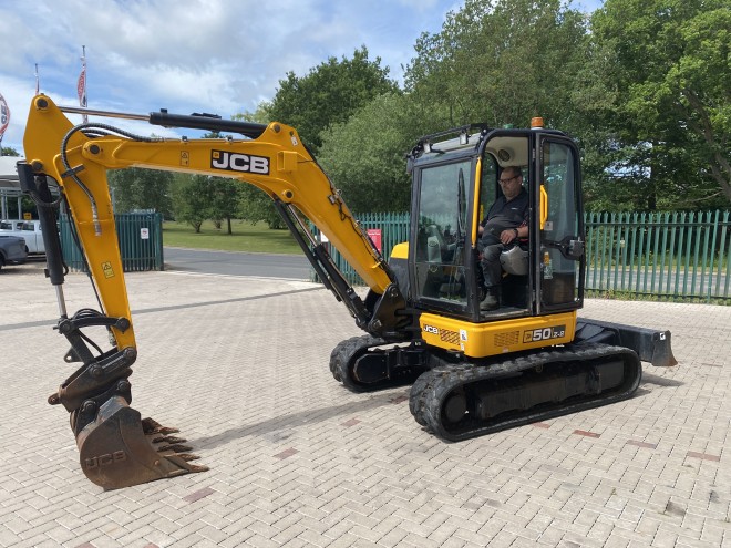 JCB 50 Z- 2 C/W Quick Hitch and 1 x 3' Bucket