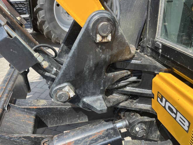 JCB 50 Z- 2 C/W Quick Hitch and 1 x 3' Bucket