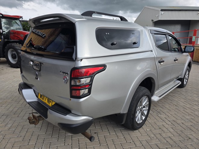 Mitsubishi L200 Barbarian Double Cab DI-D 178