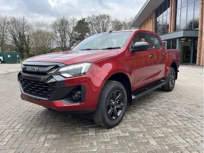 Isuzu D-Max V-Cross Auto Spinel Red