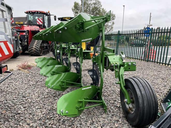 Amazone Cayros XMS 5-950 Vari width 5 Furrow plough