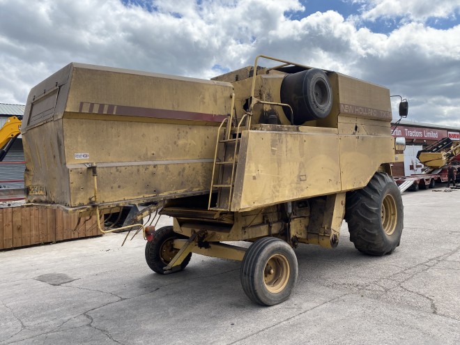 NewHollandTX 34 C/W 20' Header and trailer