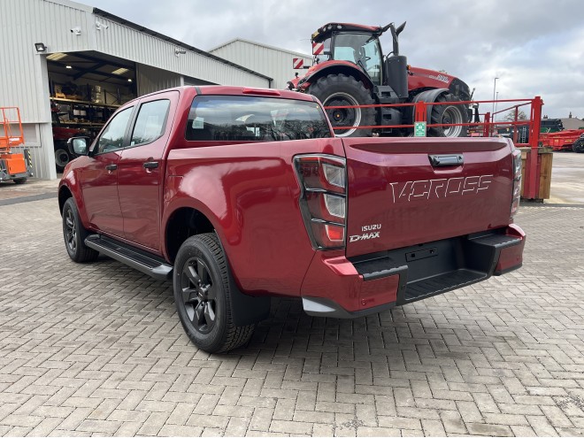 Isuzu D-Max V-Cross Auto Spinel Red