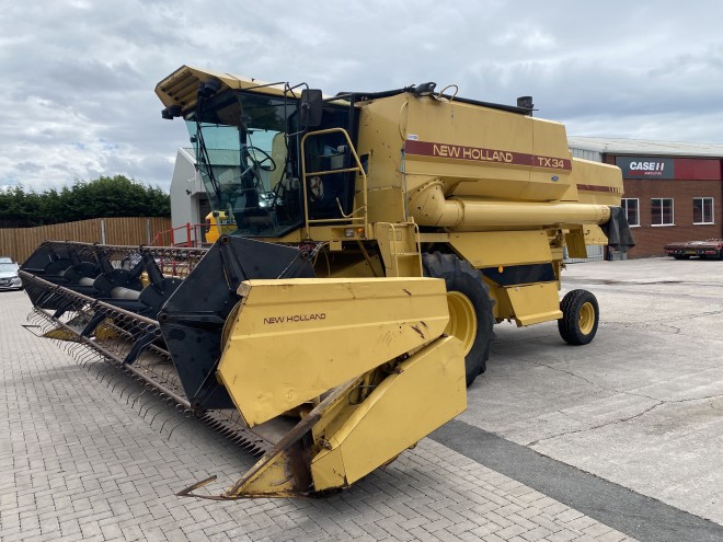 NewHollandTX 34 C/W 20' Header and trailer