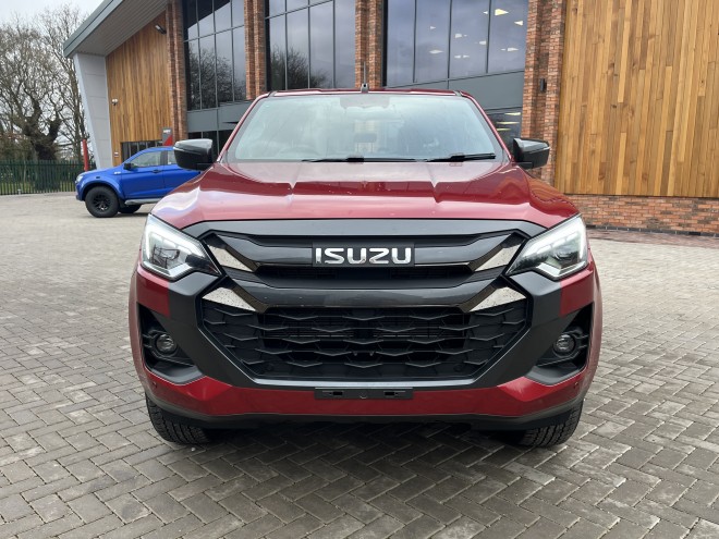 Isuzu D-Max V-Cross Auto Spinel Red