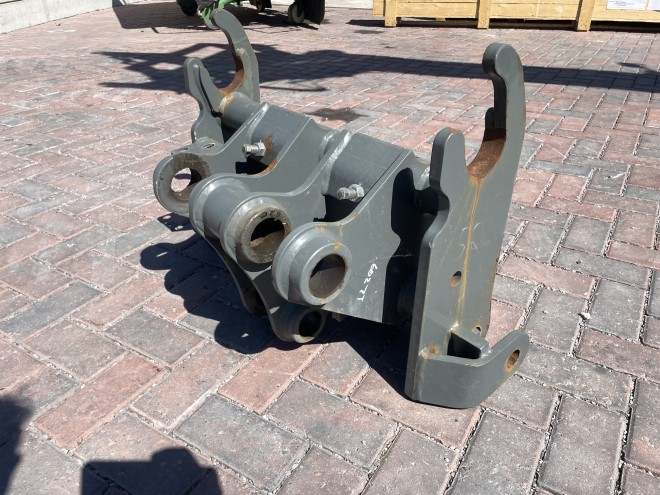 Weidemann / Kramer 6027 headstock to pick up Manitou