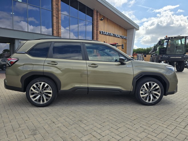 Subaru Forester 2.0i-S EU Touring Black FT Autumn Green Metallic