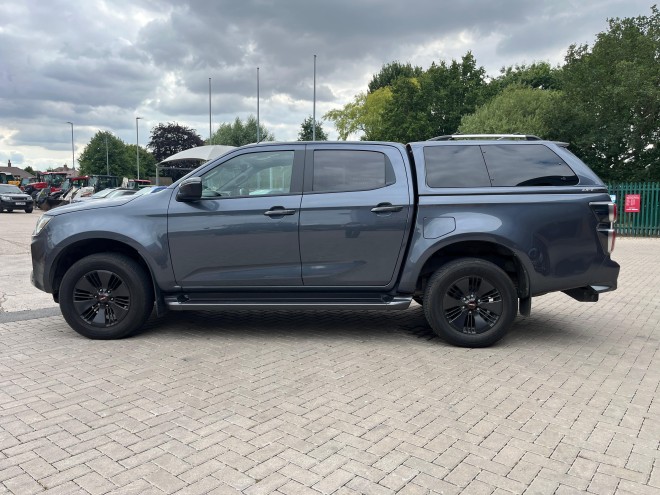 Isuzu D-Max V-Cross Auto Obsidian Grey