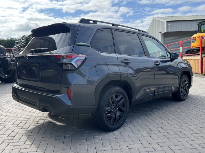 Subaru Forester 2.0i-S EU Field LC Magnetite Gray Metallic