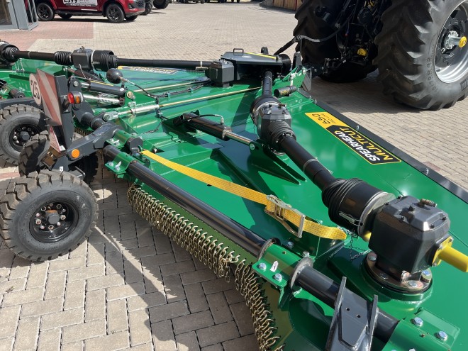 Spearhead Multicut 650 Proline Flexwing 6 Blade Mower